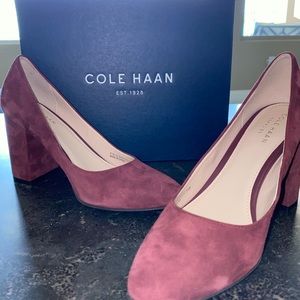 AUTHENTIC NEVER WORN COLE HAAN VELVET PUMPS